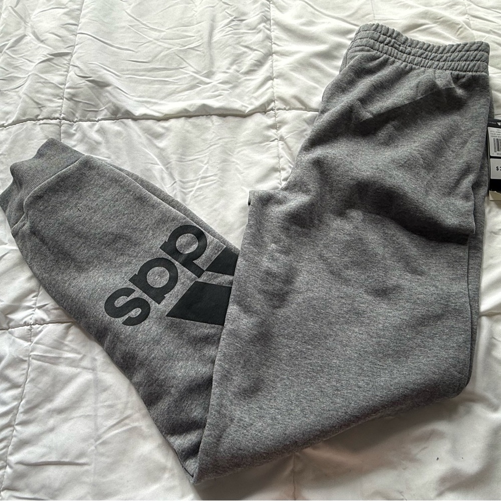 Adidas Boys Youth Gray Fleece joggers NEW NWT
